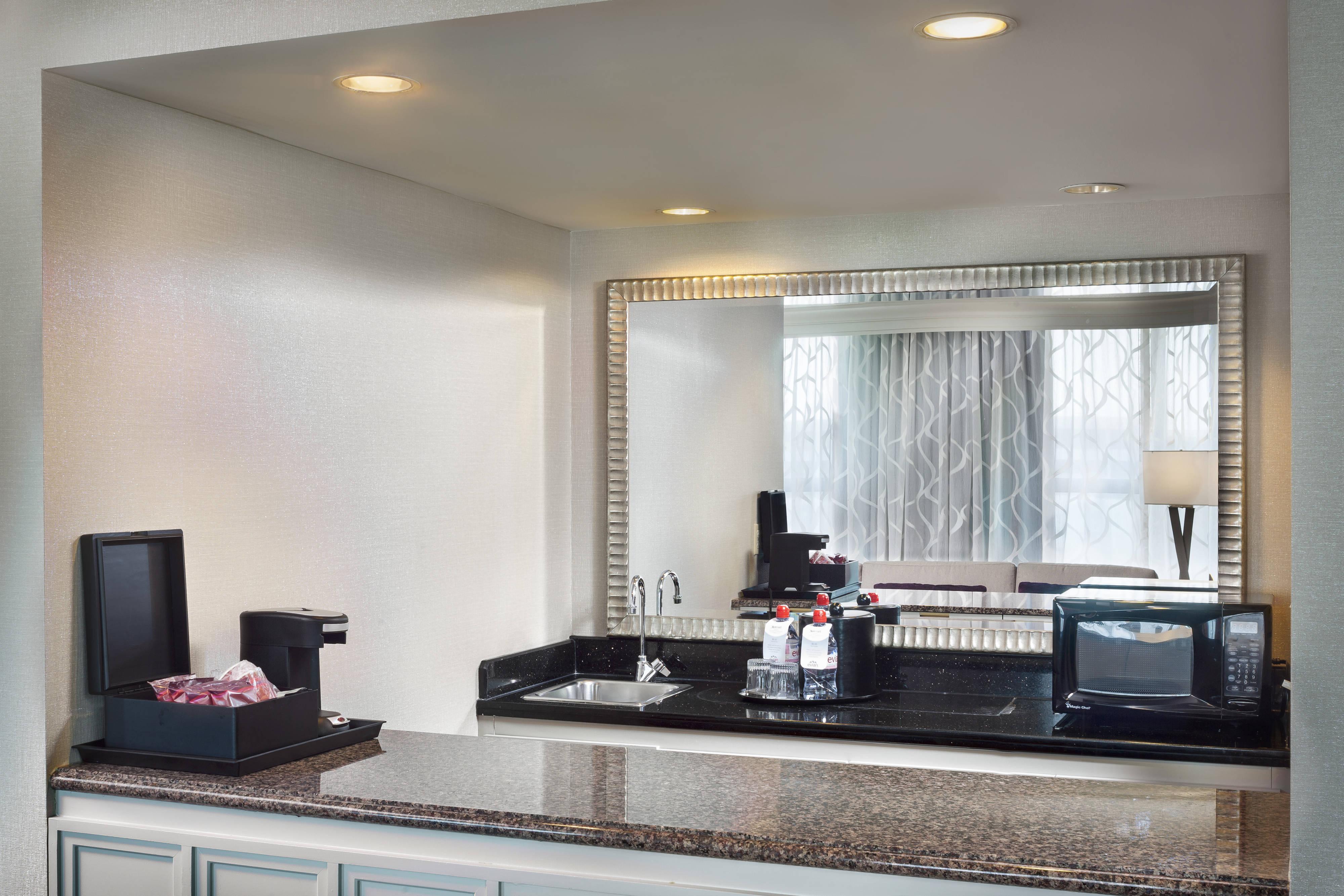 Chicago Marriott Suites Дирфилд Экстерьер фото