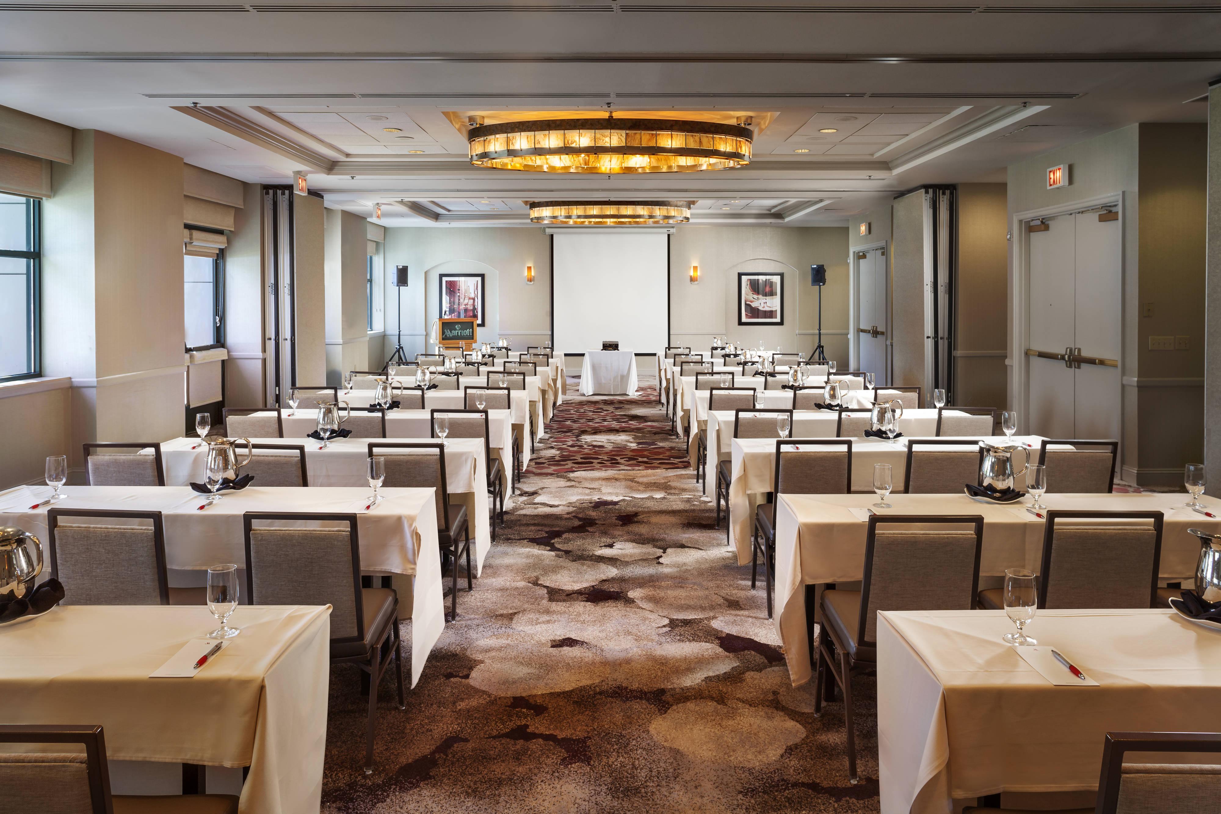 Chicago Marriott Suites Дирфилд Экстерьер фото