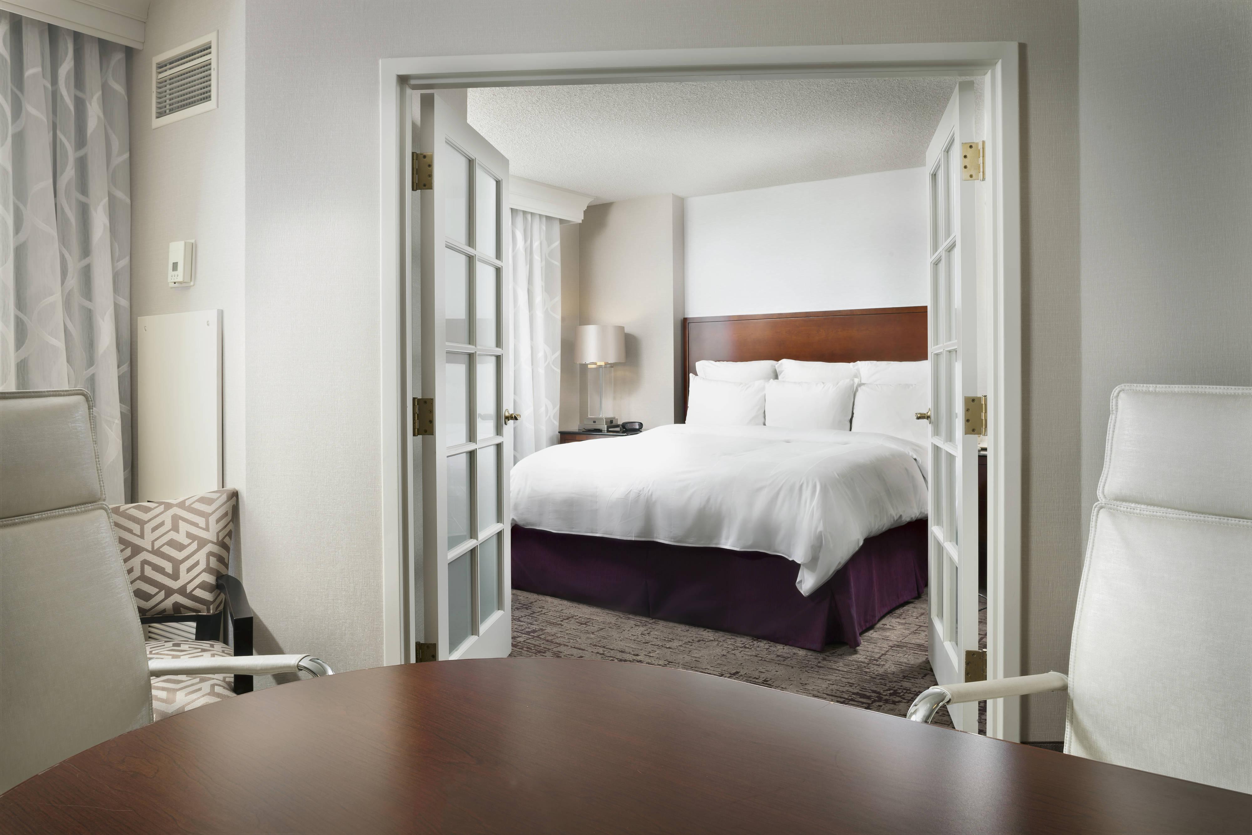 Chicago Marriott Suites Дирфилд Экстерьер фото