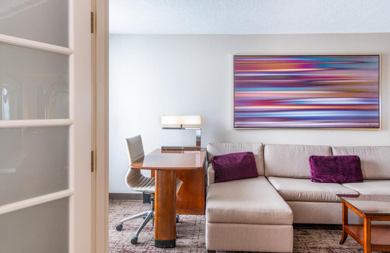 Chicago Marriott Suites Дирфилд Экстерьер фото