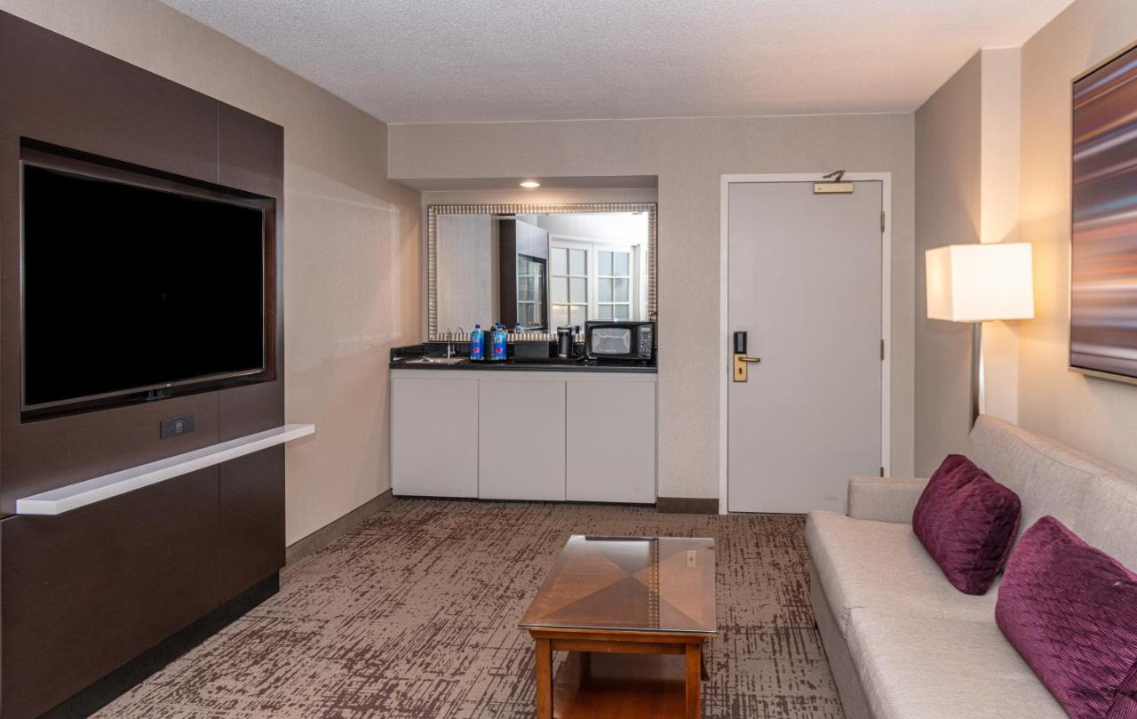 Chicago Marriott Suites Дирфилд Экстерьер фото