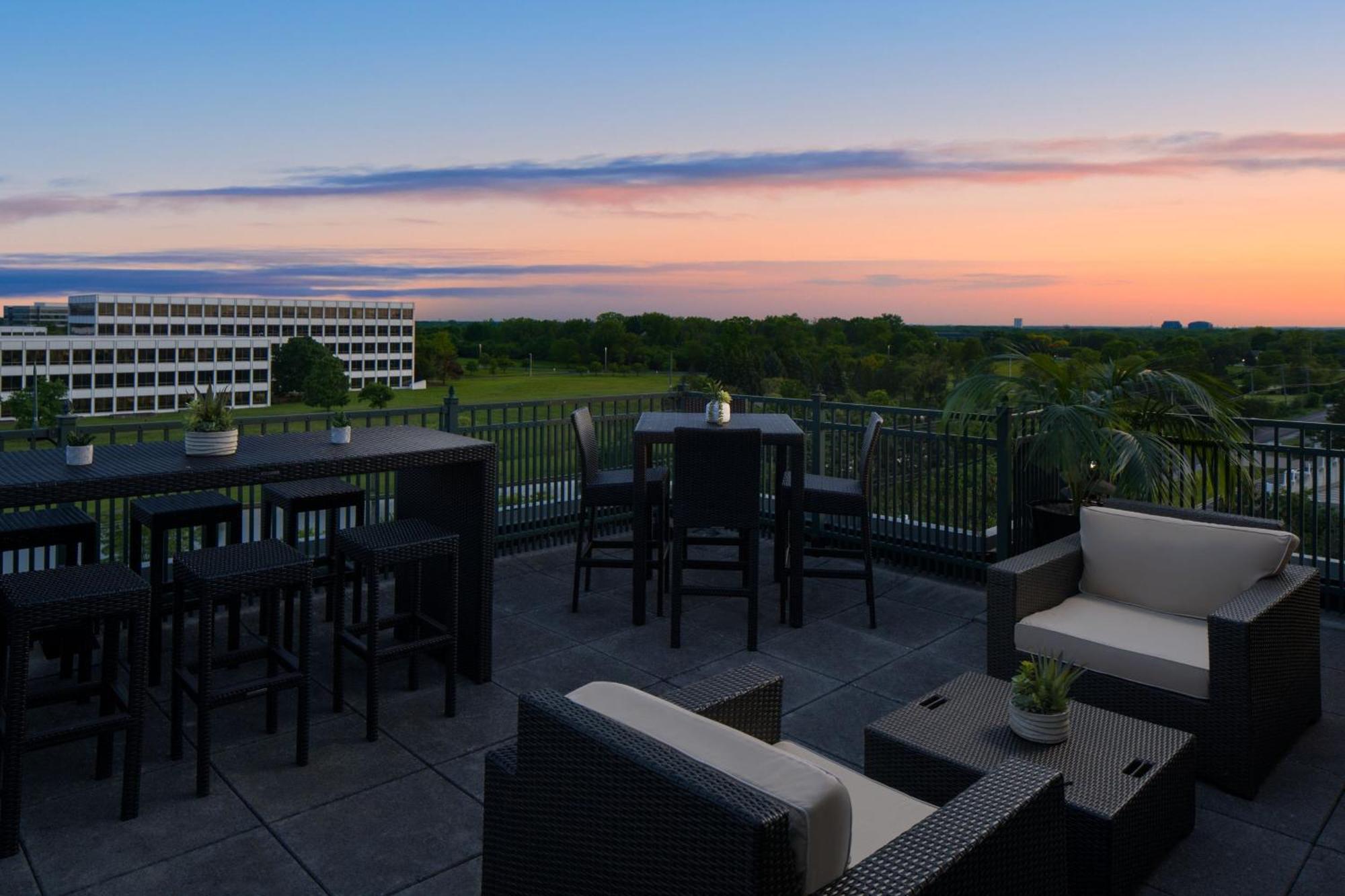 Chicago Marriott Suites Дирфилд Экстерьер фото