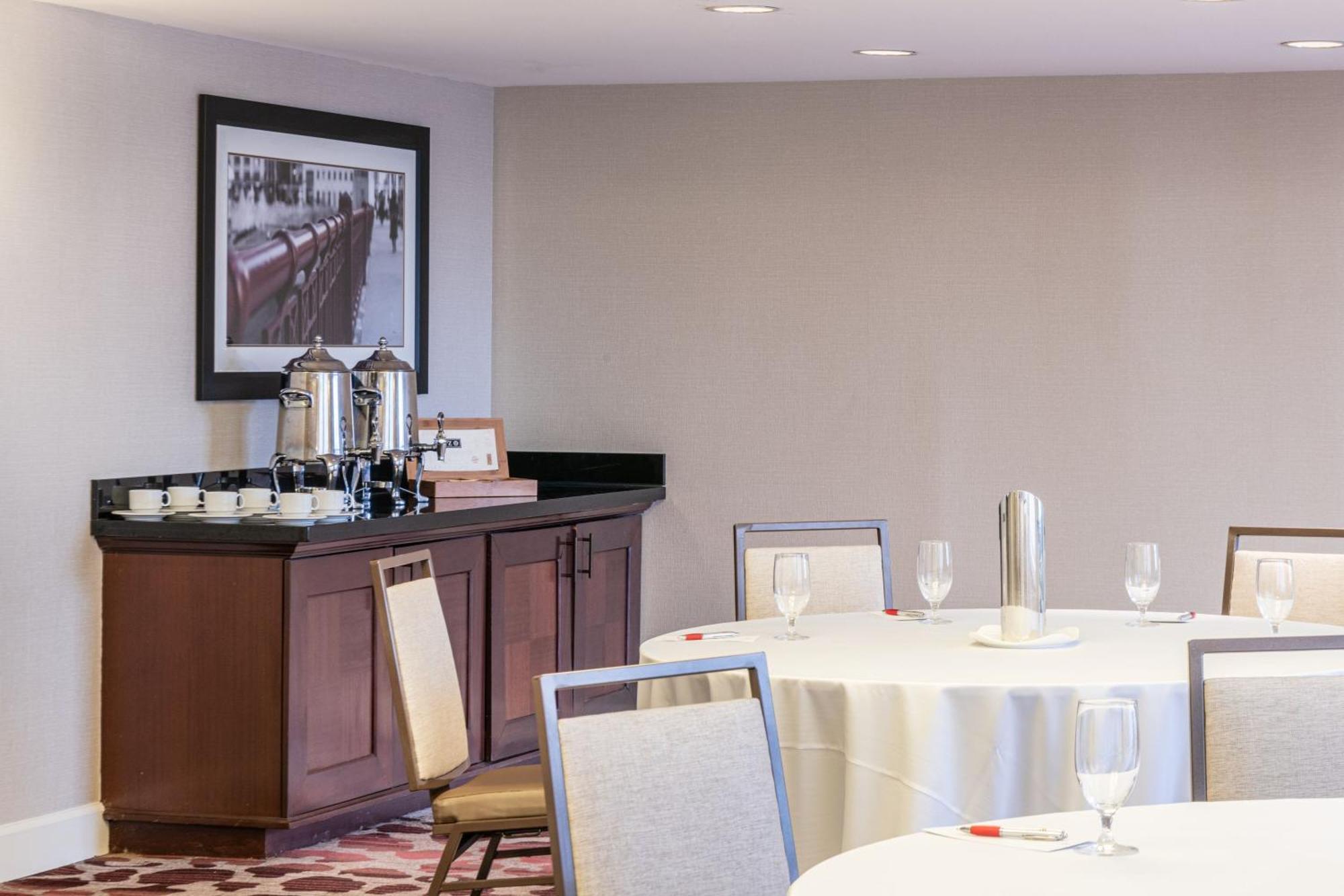 Chicago Marriott Suites Дирфилд Экстерьер фото