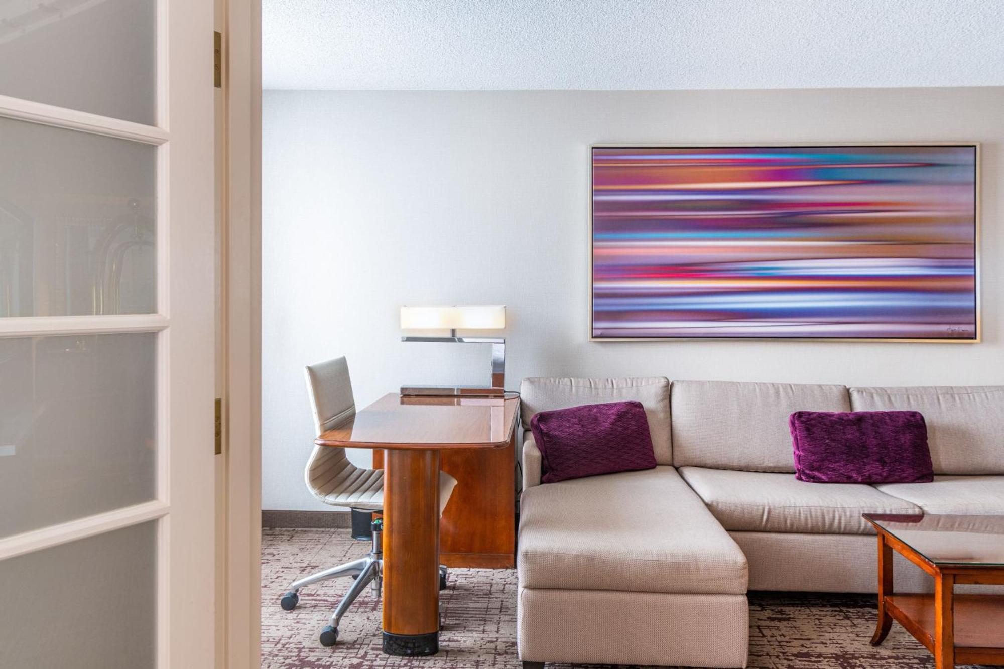Chicago Marriott Suites Дирфилд Экстерьер фото
