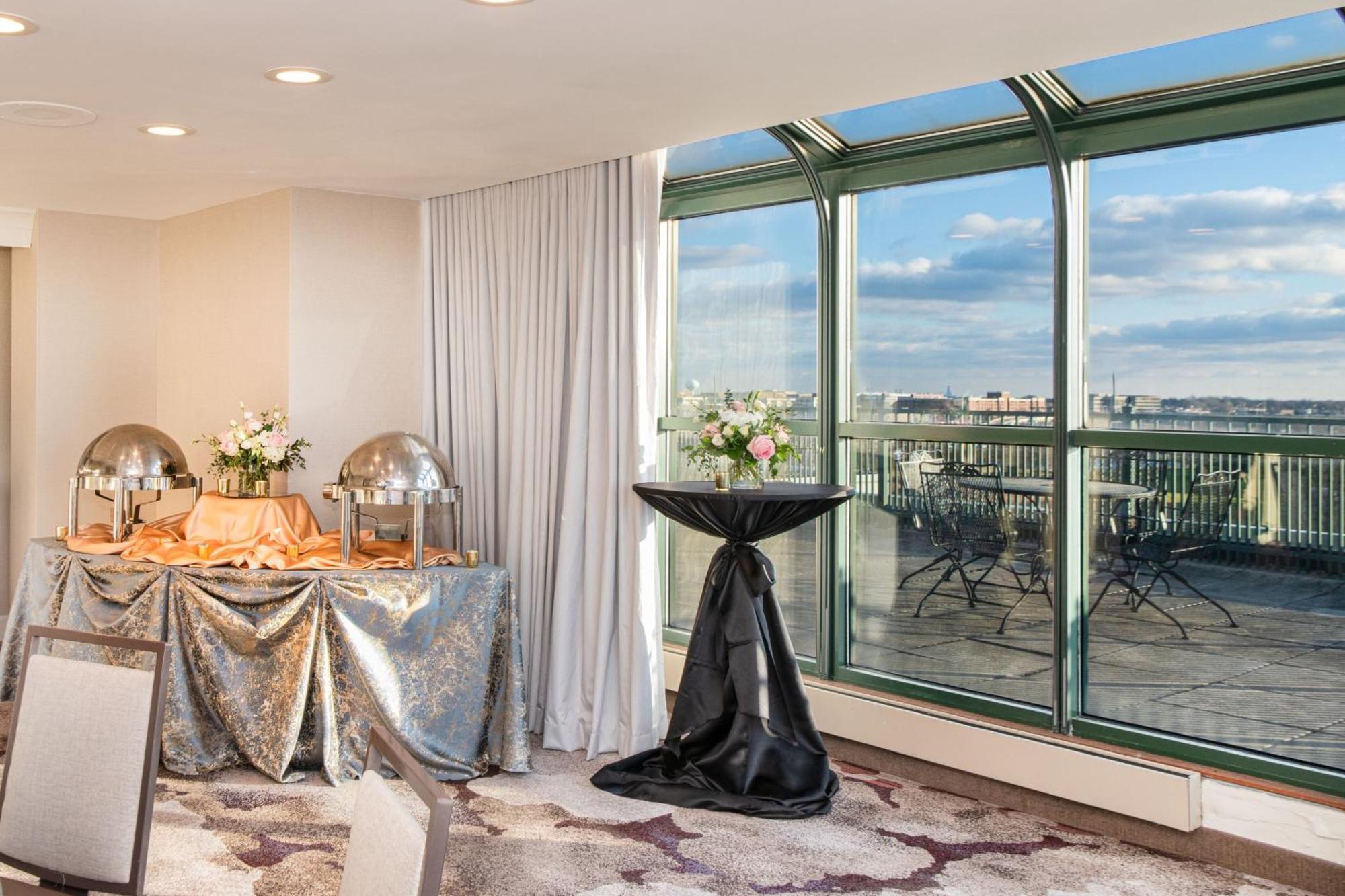Chicago Marriott Suites Дирфилд Экстерьер фото